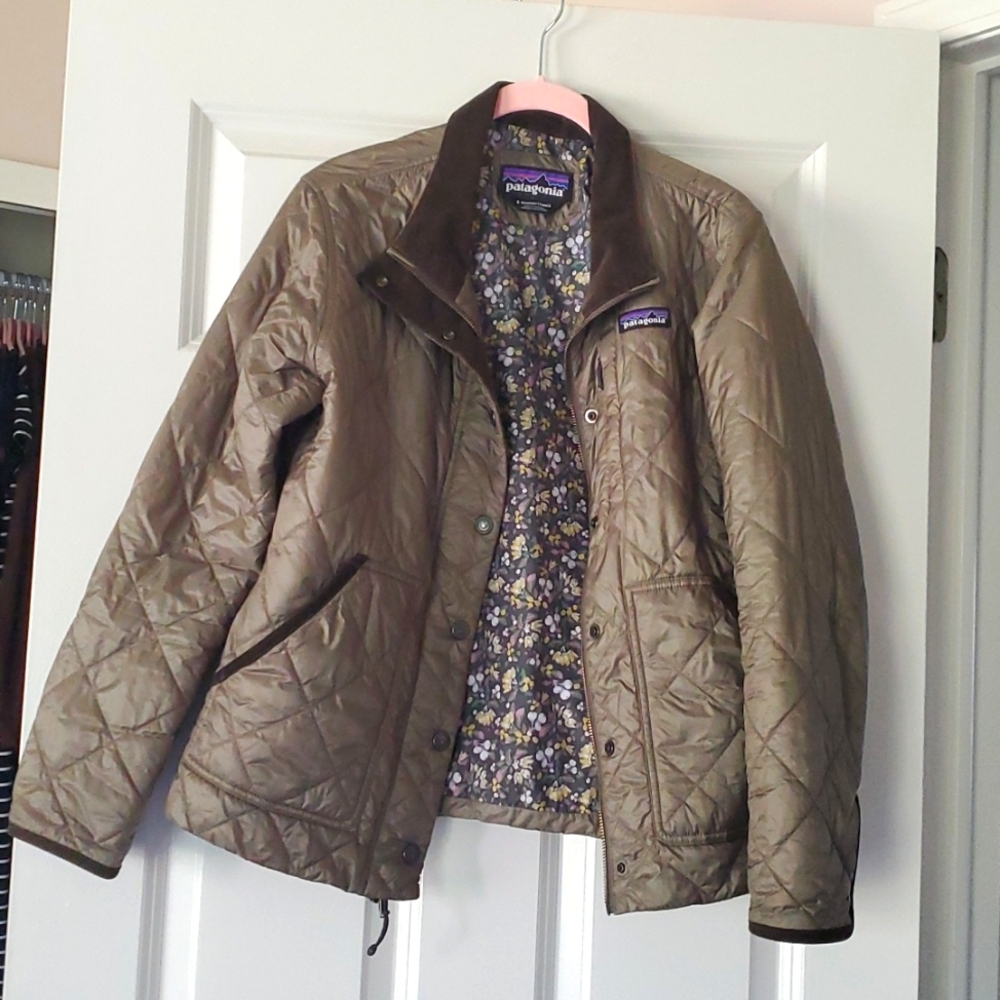 Patagonia olive waterproof barn jacket